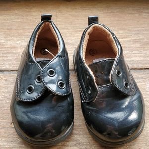 Size 2 baby dress shoes